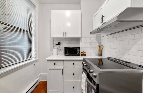 Beacon Hill Apartment | Historic Beacon Hill Charm: Modern Apt w/Patio, High-Speed WiFi, Steps to Cafes and Boston Commons!