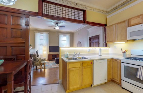 Troy Apartment | Historic Brownstone - Modernized - Luxurious Downtown Troy