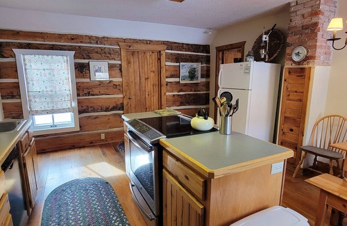 Fishtail Cabin | Historic Cabin along the West Rosebud