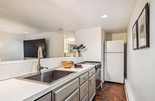 Northeast Apartment | Historic Capitol Hill Retreat