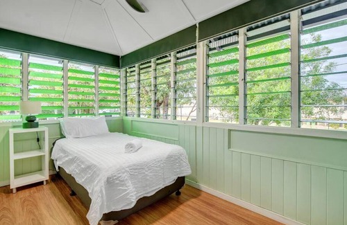 Sadliers Crossing House | Historic Character-filled Jade Cottage
