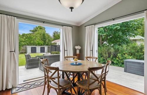 Greytown House | Historic Charm in Greytown - Cosy Kowhai Cottage