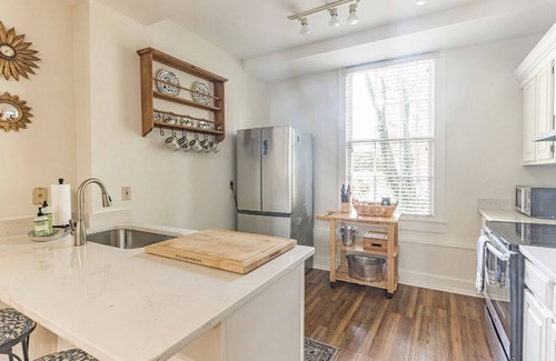 Glenview House | Historic Cottage with modern amenities