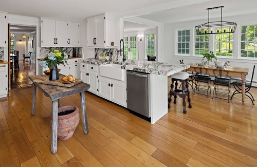 Easton House | Historic Designer City Getaway