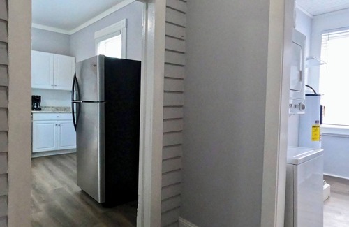 Petersburg Apartment | Historic District 2 Bedroom Gem