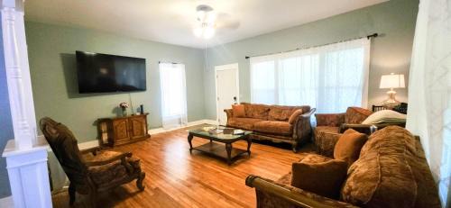 Clarksville House | Historic Downtown Craftsman