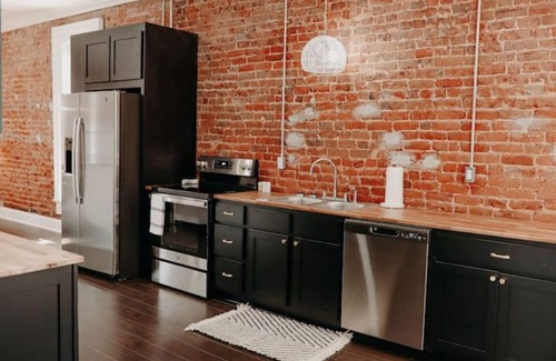 Iuka Apartment | Historic Downtown King Lofts C