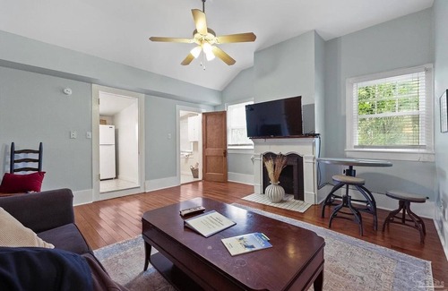 Downtown Apartment | Historic Downtown Loft C