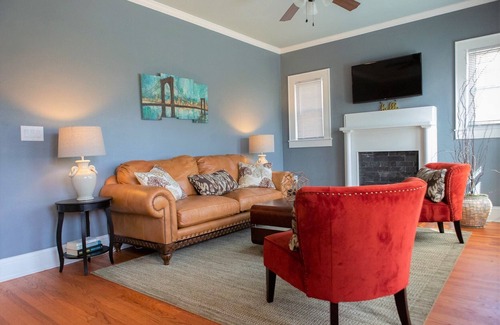 Burlington House | Historic & Elegant B-Town Bungalow