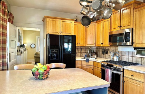 Old North End House | Historic Family Retreat! 4 Minutes to Downtown & Colorado College