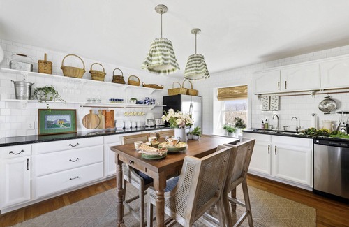 Washington House | Historic Farmhouse on Sprawling 55 acre Horse Farm