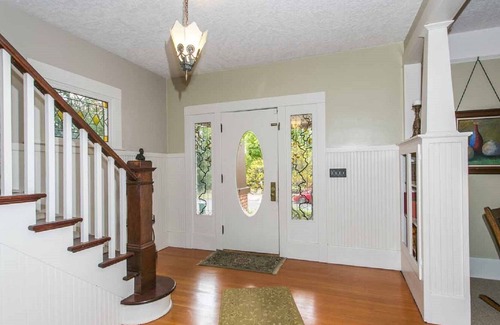 Carnation House | Historic Forest Grove Craftsman Home Just 5 Blocks From Pacific University