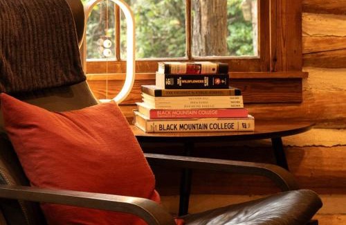 Gerton House | Historic Glenna Cabin