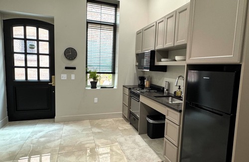 Grand Island Condo | Historic Haus Von Bartenbach