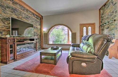 Helena House | Historic Helena Retreat - Near Dtwn and Mt Helena!