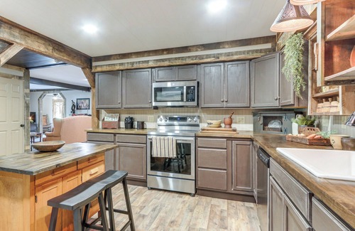 Dry Run House | Historic Home w/Mountain Views in Dry Run