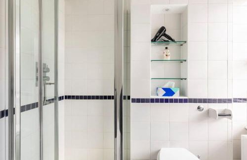 Warwick Villa | Historic Joseph Conrad House in Heart of London!