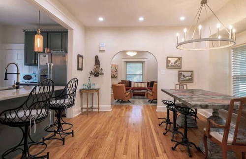 Shawnee House | Historic Luxury 10 Min. To Downtown