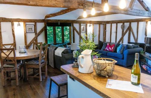 Maresfield Apartment | Historic Luxury 18th C Listed Barn Apartment
