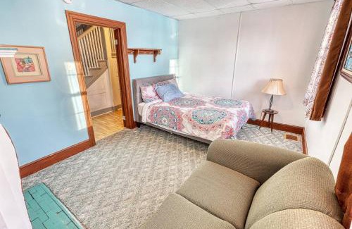 Waynesboro House | Historic Mansion with Summit View