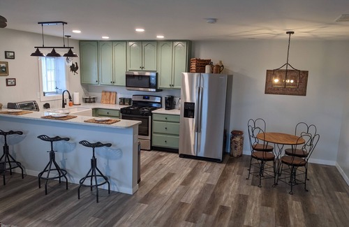 Acton House | Historic Meadowdale Farm - Barn Stay in Rural Setting