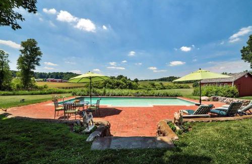 Metamora Villa | Historic Metamora Red House Farm