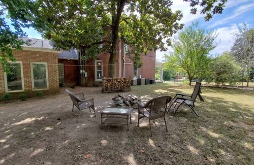 Talbot's Corner House | Historic Nashville Mansion - Perfect Location - Hot Tub - Parking - Private