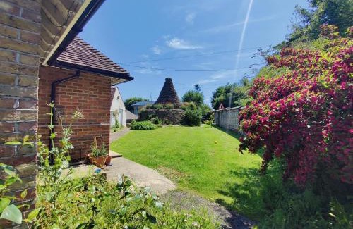 Newhaven Apartment | Historic river side cottage - top apartment