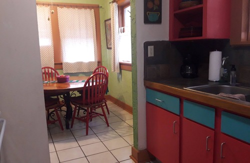 Jefferson Apartment | Historic, spacious nCharming,comfortable1-bedrm, 1 bath apt,full kitchen, w,& d