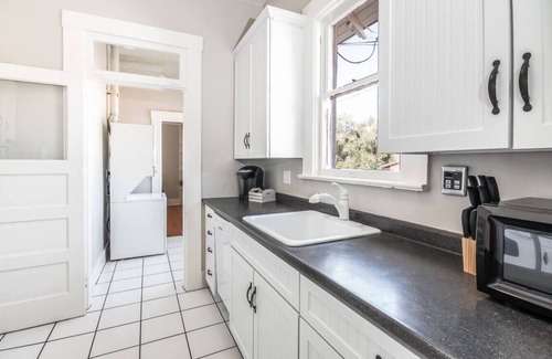 West University House | Historic University 1 Bedroom!