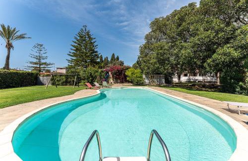 Orti Su Loi Villa | Historic Villa Giardini, Pool and Private Park