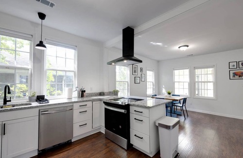 Central Gardens House | Historical Central Garden’s Retreat
