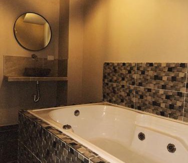 Villa Nueva Hotel | History Center Hotel