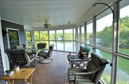 Dadeville House | History Room in Paradise Bed and Breakfast on Lake Martin