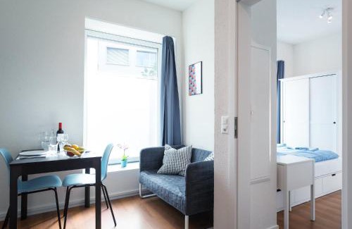 District 9 Apartment | HITrental Altstetten Apartments