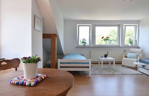 Dabringhausen Apartment | HÖ01 large apartment with dryer and washing machine