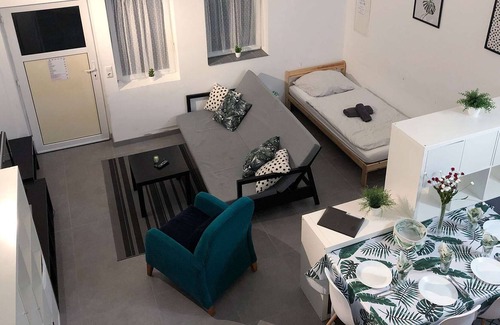 Euskirchen Apartment | HÖ01 large apartment with dryer and washing machine