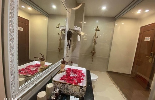 Thanh Tri Hotel | Hoang Gia I Hotel Yen Xa - by Bay Luxury