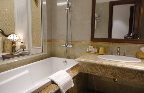 Ta Lan Than Hotel | Hoang Nham Luxury Hotel
