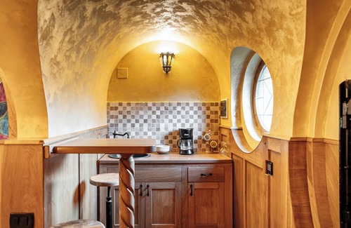 Zarnesti Cottage | Hobbit House in marvelous Râșnov with Lake view