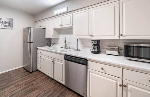 Lubbock Apartment | Hoff Gardens 11 - 2BR 2BA - Seasonal Pool