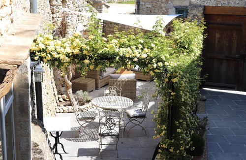 Saint-Andre-de-Roquepertuis Apartment | Holiday cottage of 60m2, completely renovated.