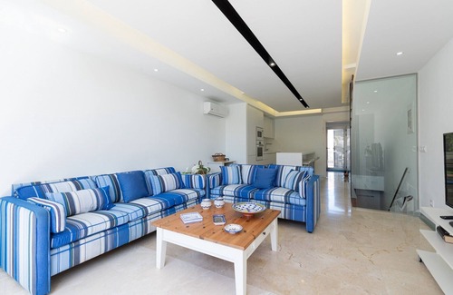 Pasito Blanco House | Holiday Home in Spain near the Beach & Marina