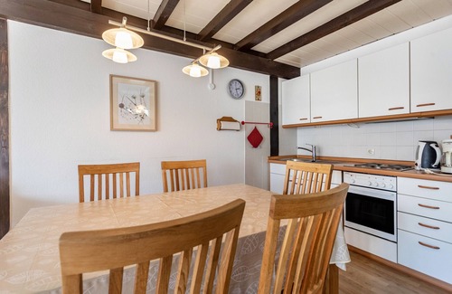 Vorauf Apartment | Holiday Apartment "Vorauf - Föttinger" with Mountain View, Shared Garden & Wi-Fi