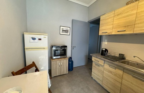 Kompi Apartment | Holiday apartment above the beautiful Peroulia beach, wifi | Messenia, Peloponne
