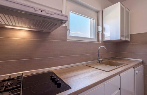 Stari Grad Apartment | Holiday apartment Adriatic Sea at 100 m