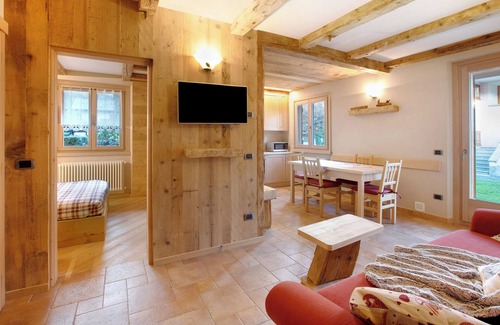Valdisotto Apartment | Holiday Apartment "Casa Clus Bormio 1" with Mountain View, Private Garden & Wi-Fi