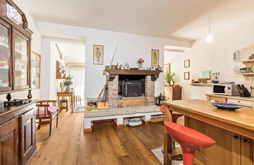 Salo Apartment | Holiday Apartment "Casa Gasparo" with Wi-Fi & Terrace