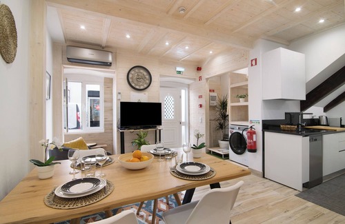 Se Apartment | Holiday Apartment "Casa Na Travessa 2" with A/C & Wi-Fi