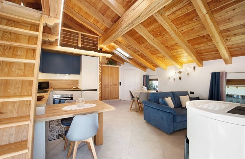 Lillianes Apartment | Holiday Apartment "Cucu - 3" with Mountain View, Shared Terrace & Wi-Fi